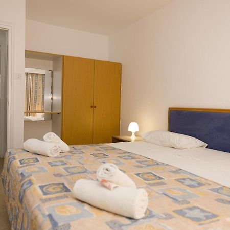 Alecos Hotel Apartments Пафос Екстериор снимка