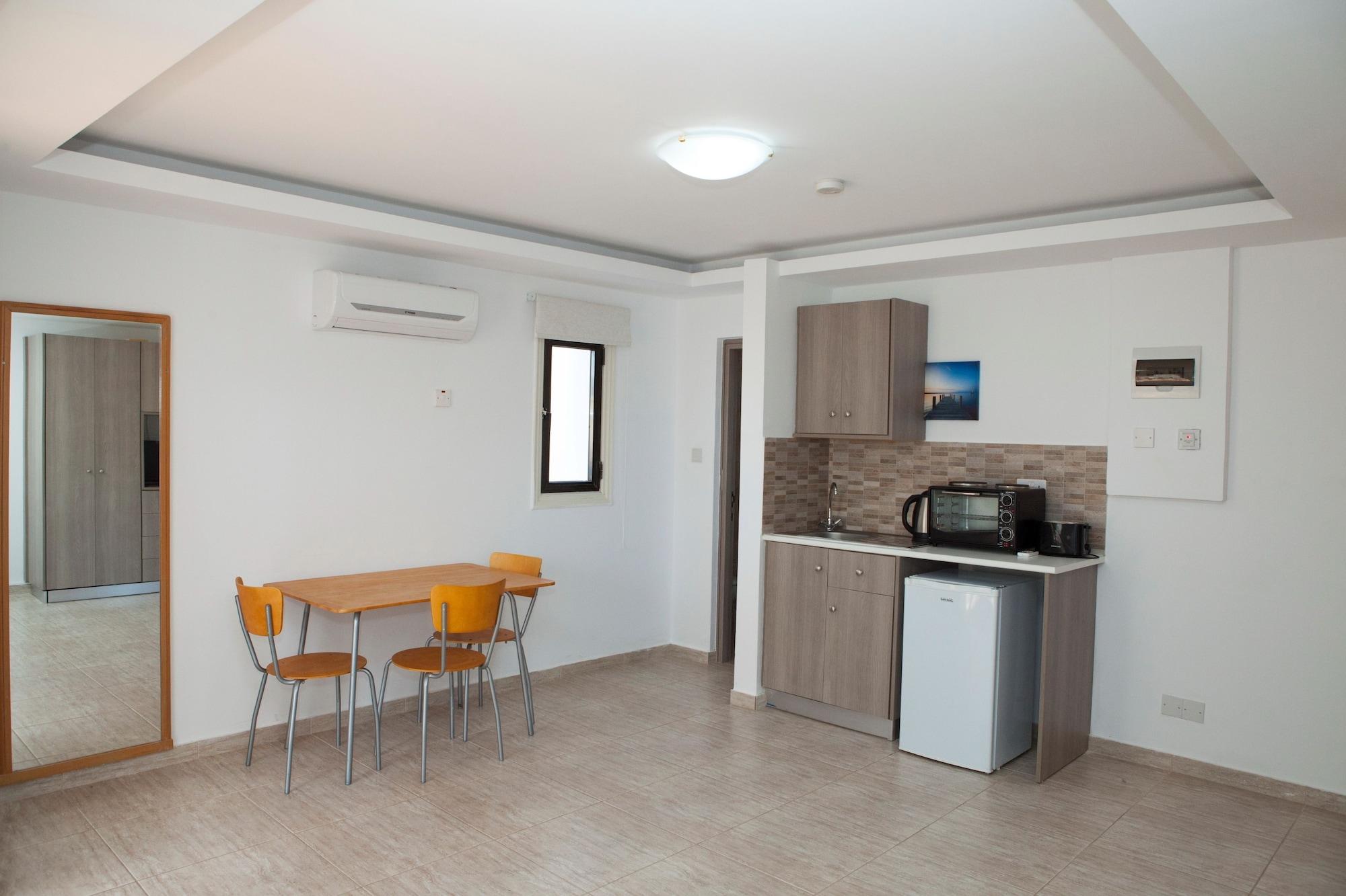 Alecos Hotel Apartments Пафос Екстериор снимка
