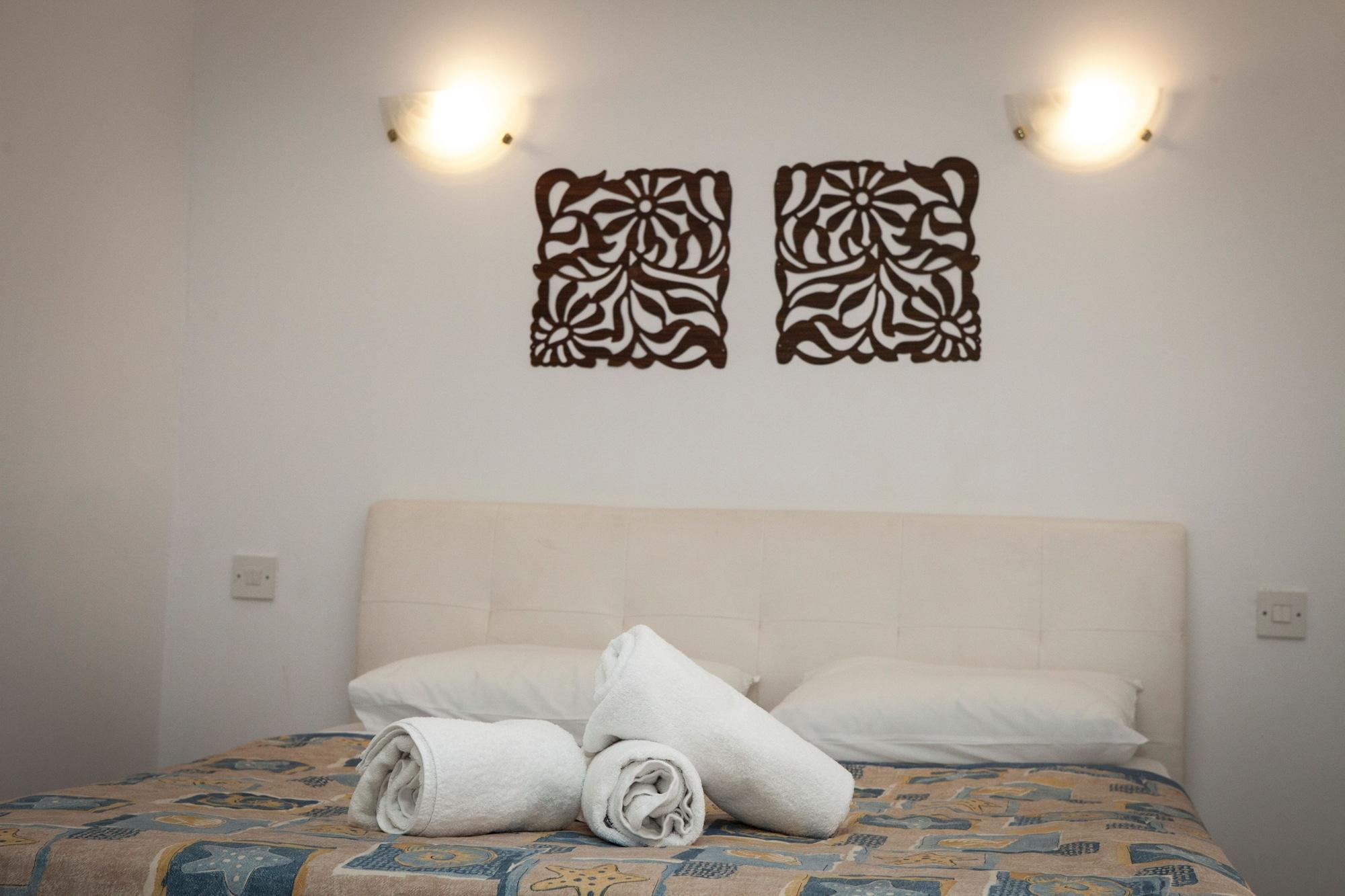 Alecos Hotel Apartments Пафос Екстериор снимка