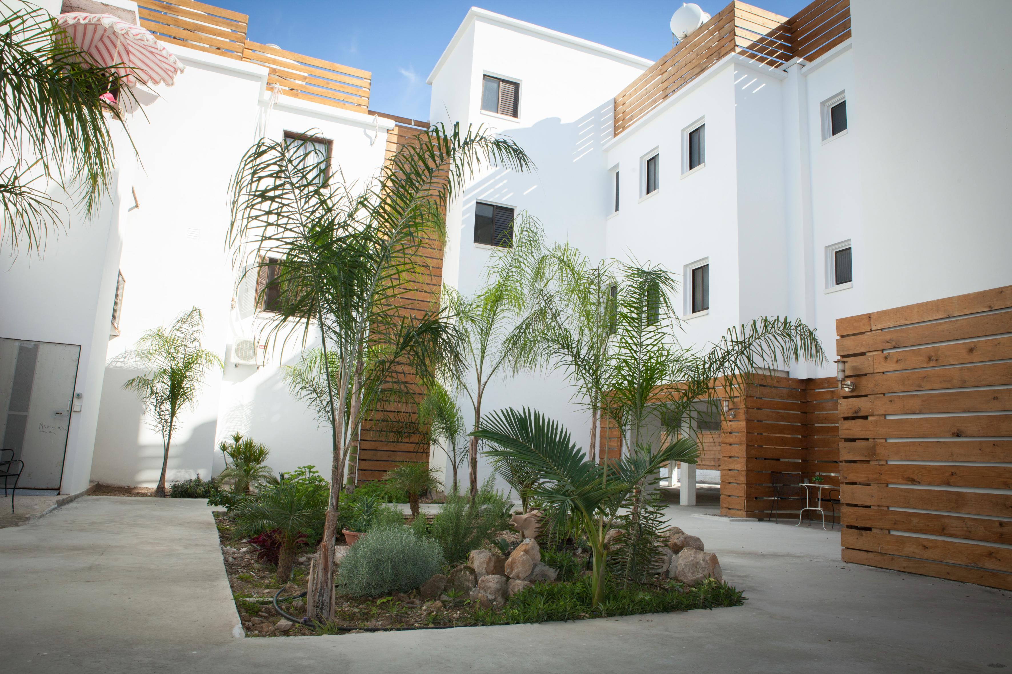 Alecos Hotel Apartments Пафос Екстериор снимка