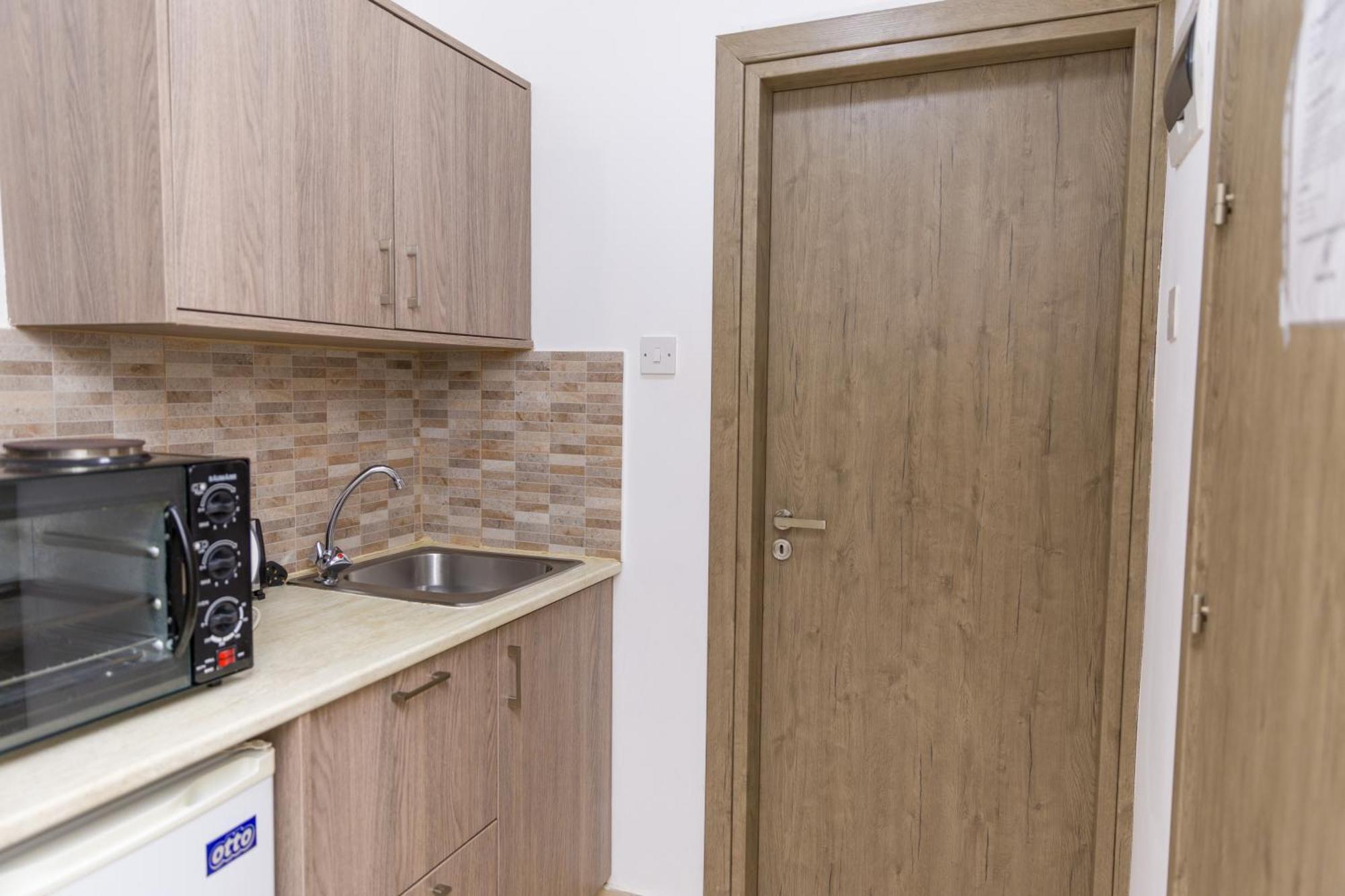 Alecos Hotel Apartments Пафос Екстериор снимка
