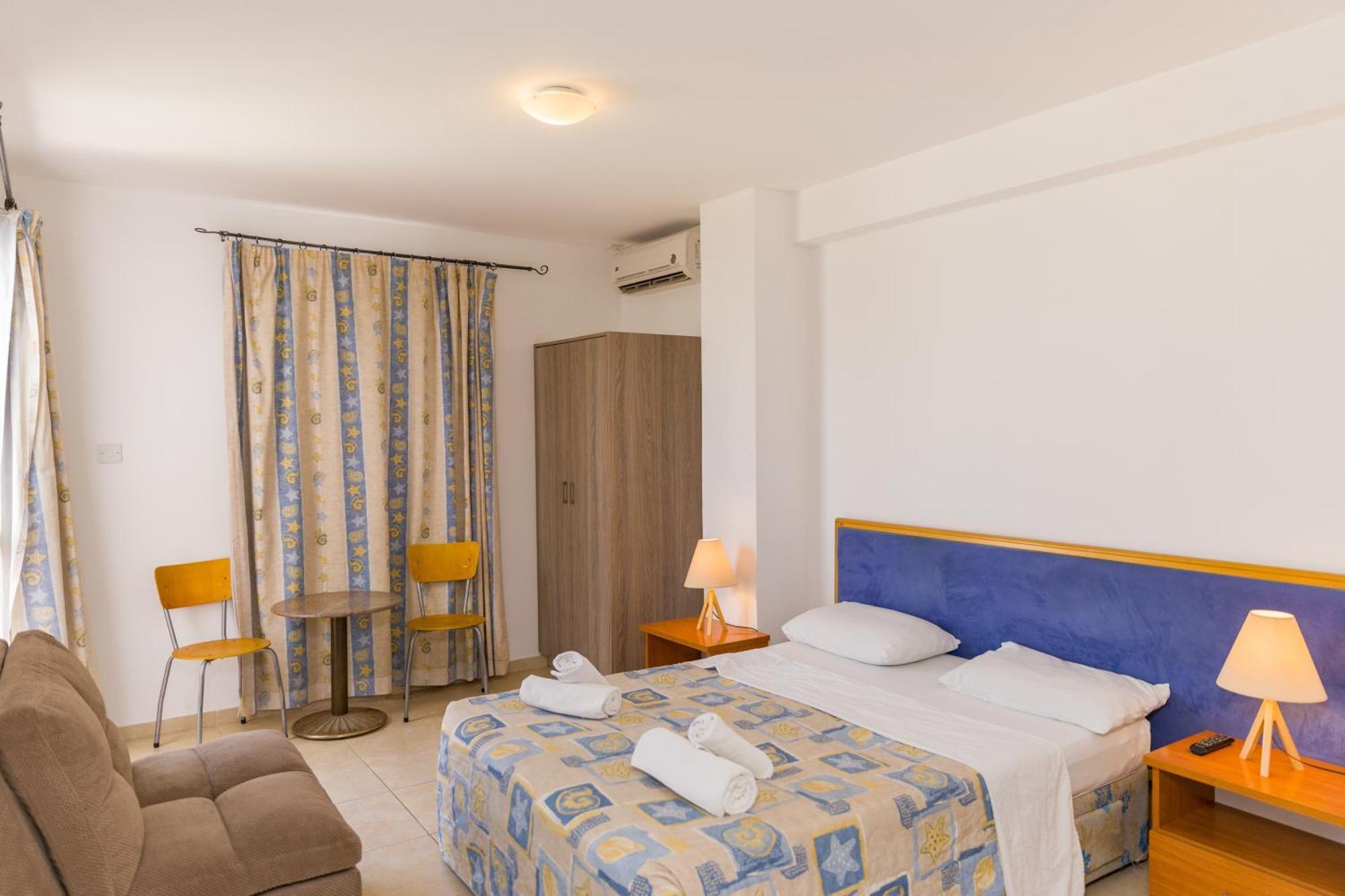 Alecos Hotel Apartments Пафос Екстериор снимка