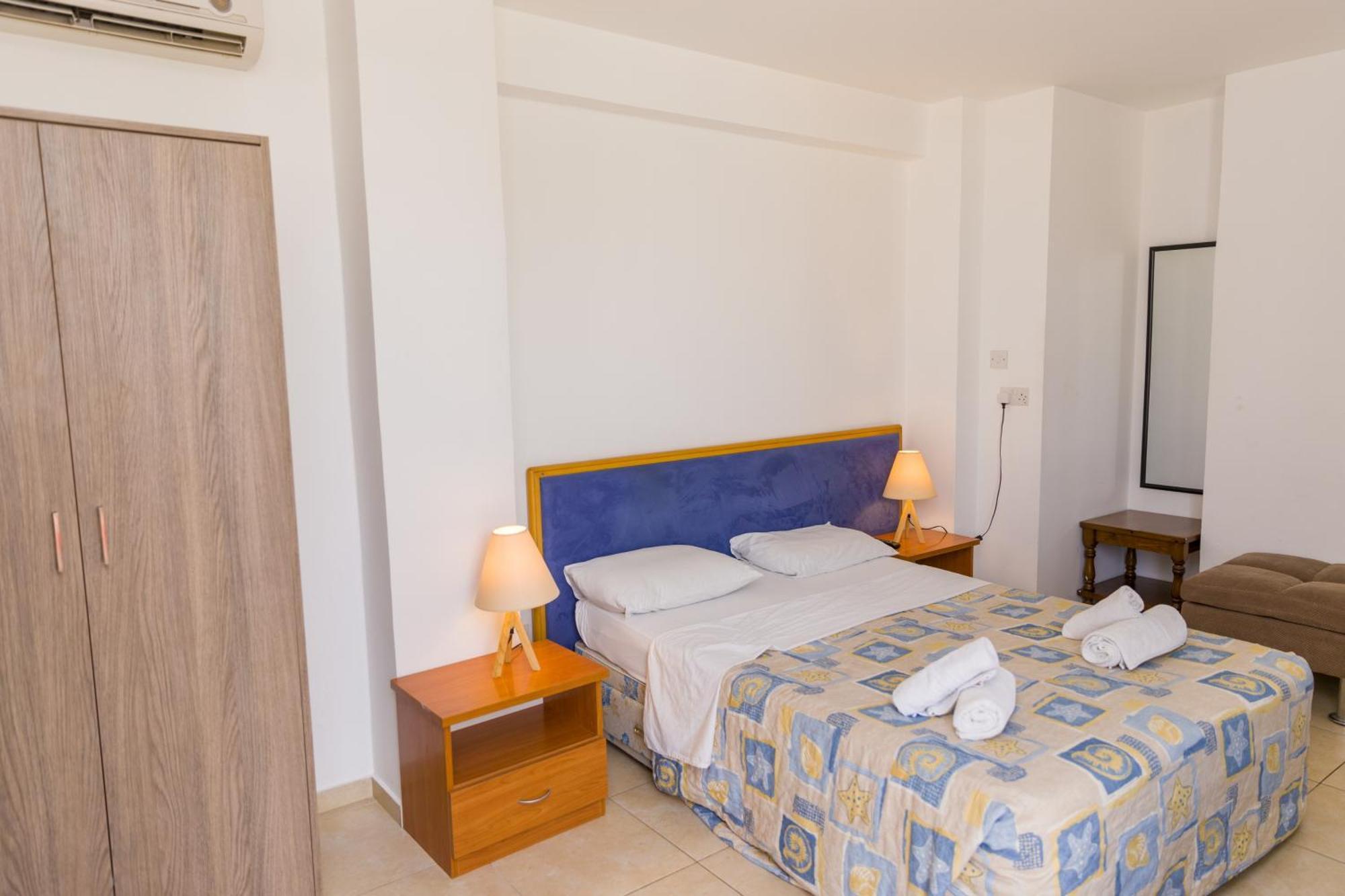 Alecos Hotel Apartments Пафос Екстериор снимка