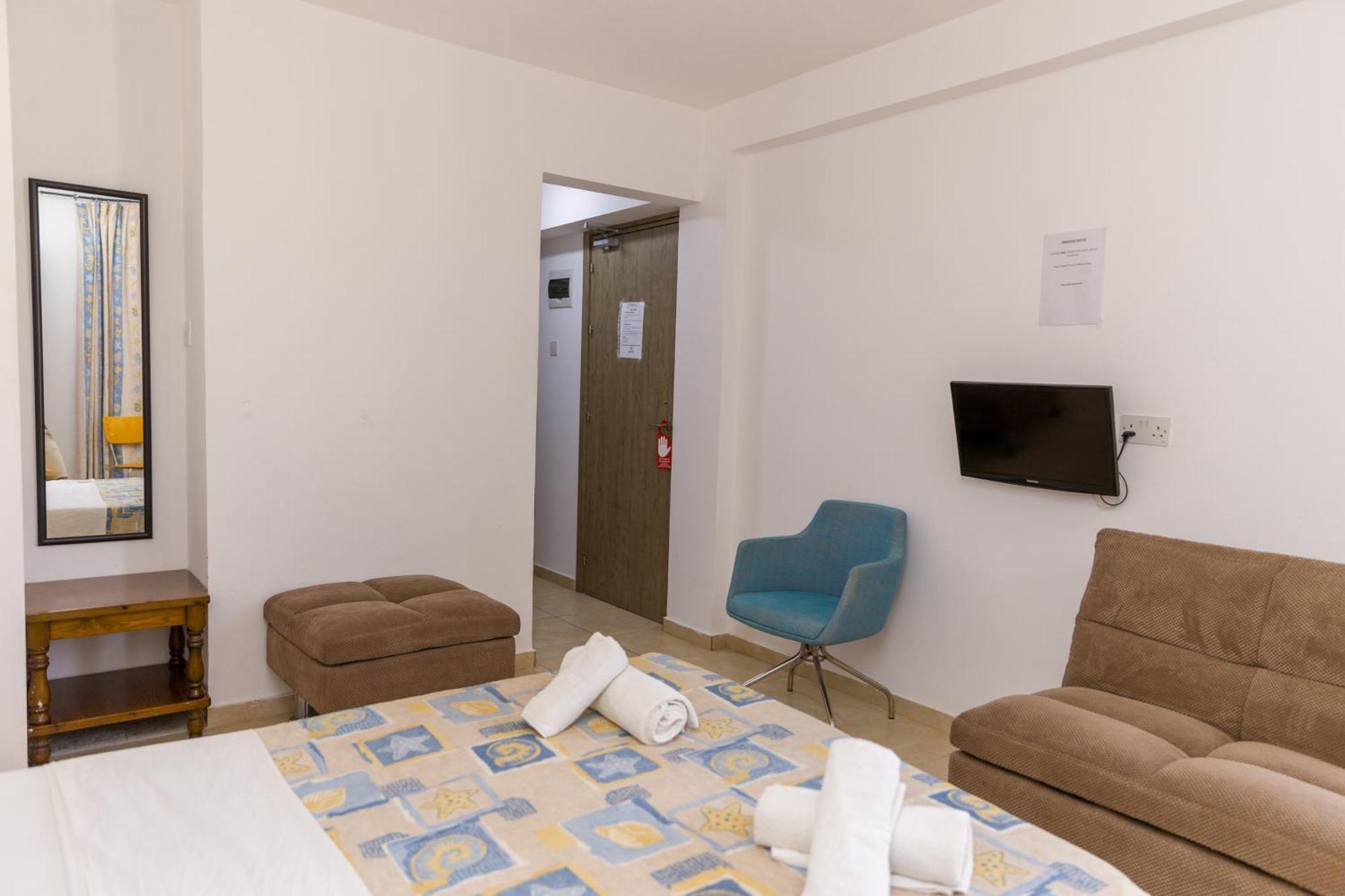 Alecos Hotel Apartments Пафос Екстериор снимка
