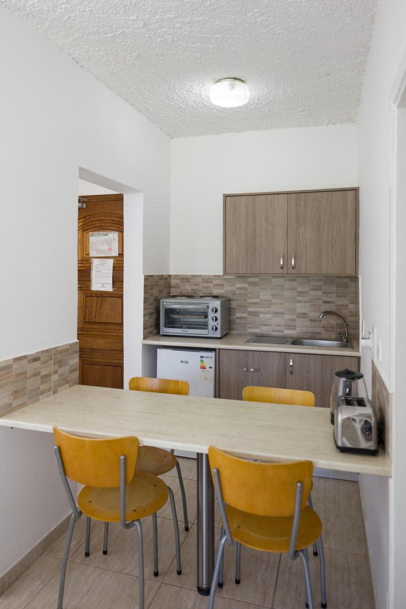 Alecos Hotel Apartments Пафос Екстериор снимка