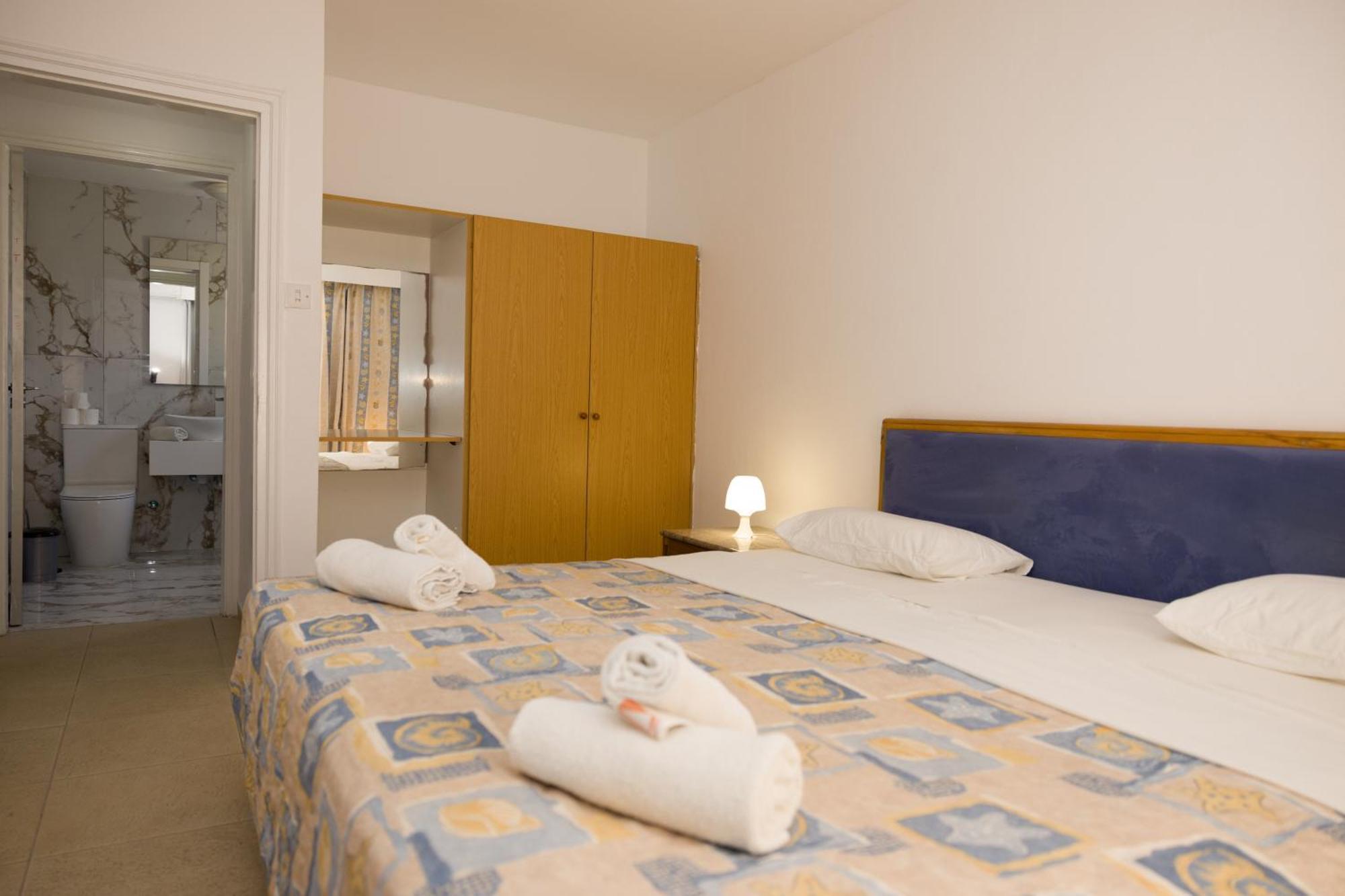 Alecos Hotel Apartments Пафос Екстериор снимка