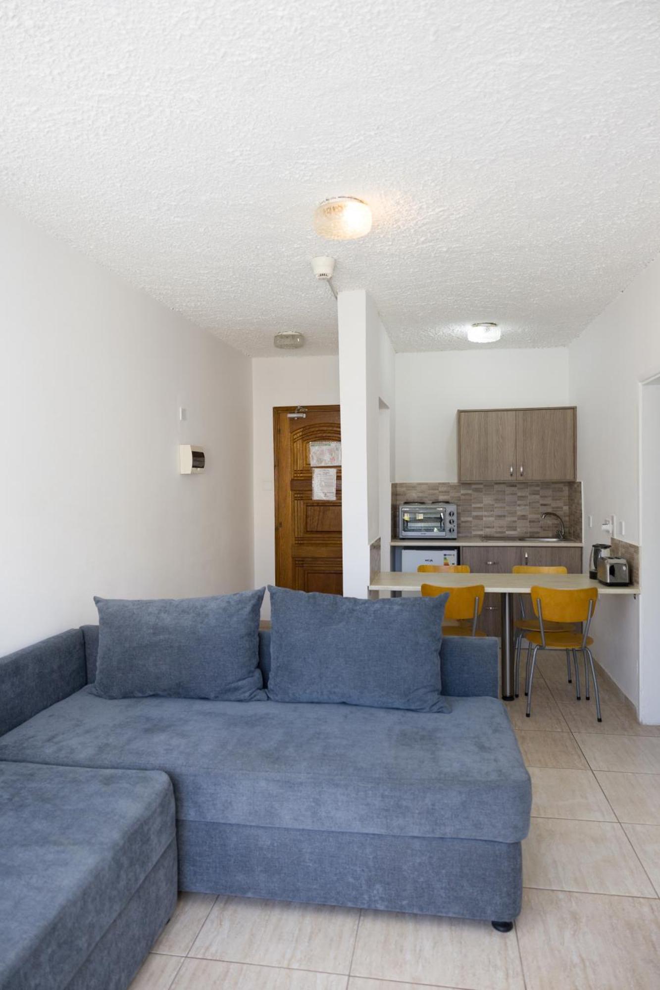 Alecos Hotel Apartments Пафос Екстериор снимка